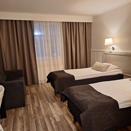 Juthbacka Hotell Uusikaarlepyy Exterior photo