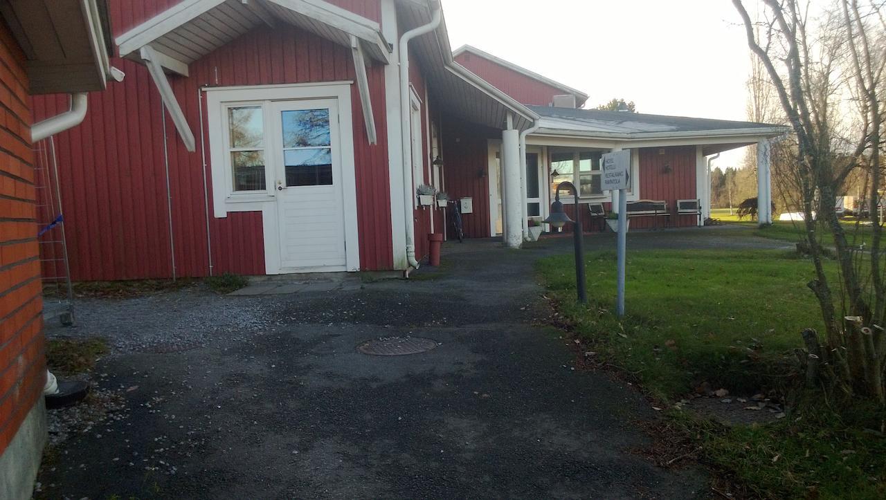 Juthbacka Hotell Uusikaarlepyy Exterior photo