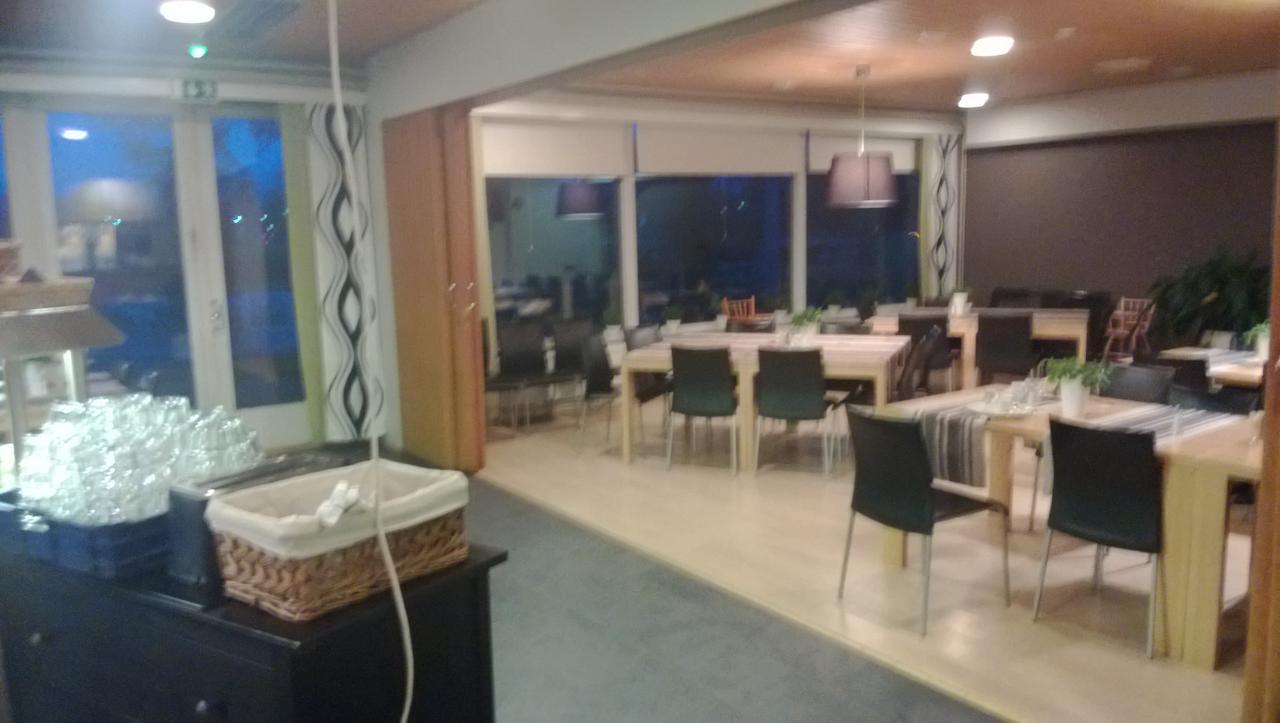 Juthbacka Hotell Uusikaarlepyy Exterior photo